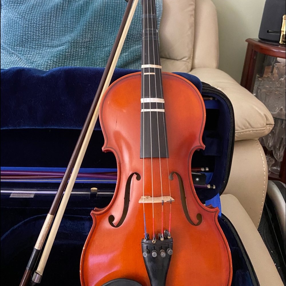 Violin 4/4 size like new